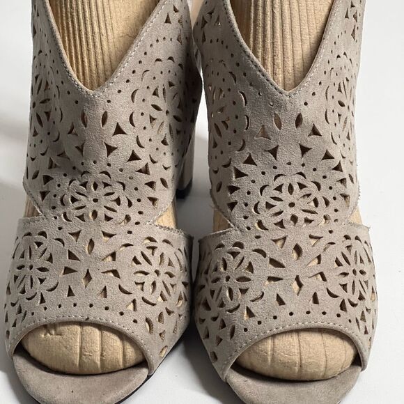 GUESS "Tommie" Light Brown Peep Toe Platform Heel Shoes Size 7,5 - Picture 3 of 11